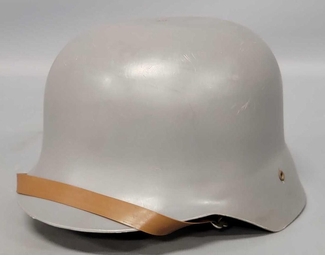 Vintage Marx play German WWII soldier helmet: Vintage Marx play German WWII soldier helmet in excellent plus condition as seen in the photos.