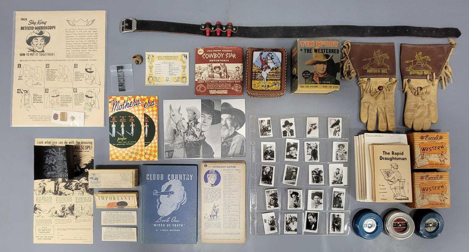 Mixed group of Western TV show and celebrity premiums and ephemera: Mixed group of Western TV show and celebrity premiums and ephemera to include items from Hopalong Cassidy, Sky King, Gene Autry, Roy Rogers, Jack Armstrong, Straight Arrow and others as seen in the ph