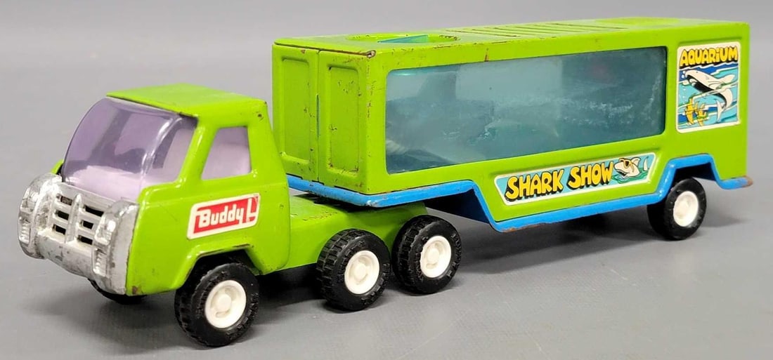 Buddy L pressed steel Shark Show aquarium truck with shark and lid: Buddy L pressed steel Shark Show aquarium truck with shark and lid in very good condition with minor rust on the edges and a few scratches as seen in the photos.