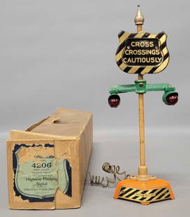 Rare American Flyer Prewar 4206 Highway Flashing Signal accessory in original box: Rare American Flyer Prewar 4206 Highway Flashing Signal accessory in original box, no fatigue and no damage, C6-7 in a good original box as seen in the photos.