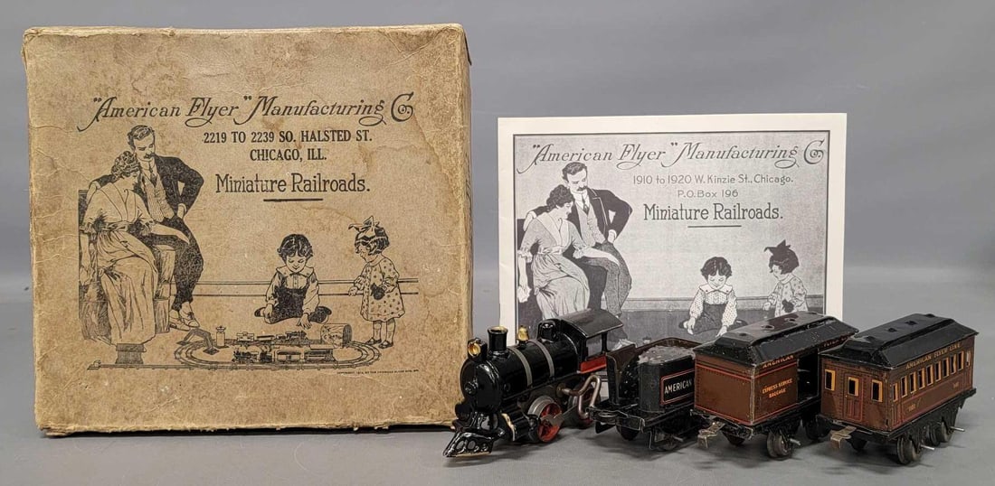Boxed early American Flyer Line Prewar O train set with cast iron locomotive (1 of 11)