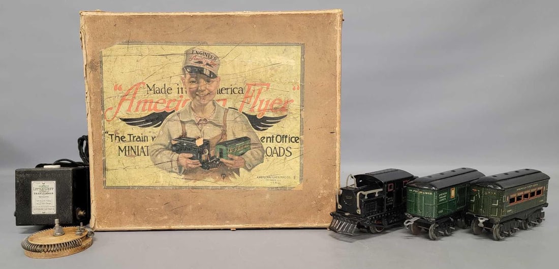 American Flyer Prewar narrow gauge O electric passenger set in original box (1 of 13)