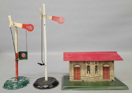 Three early German made American Flyer O gauge accessories: Three early German made American Flyer O gauge accessories to include a 207 single arm semaphore, M207 single arm semaphore and a M90 station made by Karl Bub for American Flyer, C6-7 as seen in the p