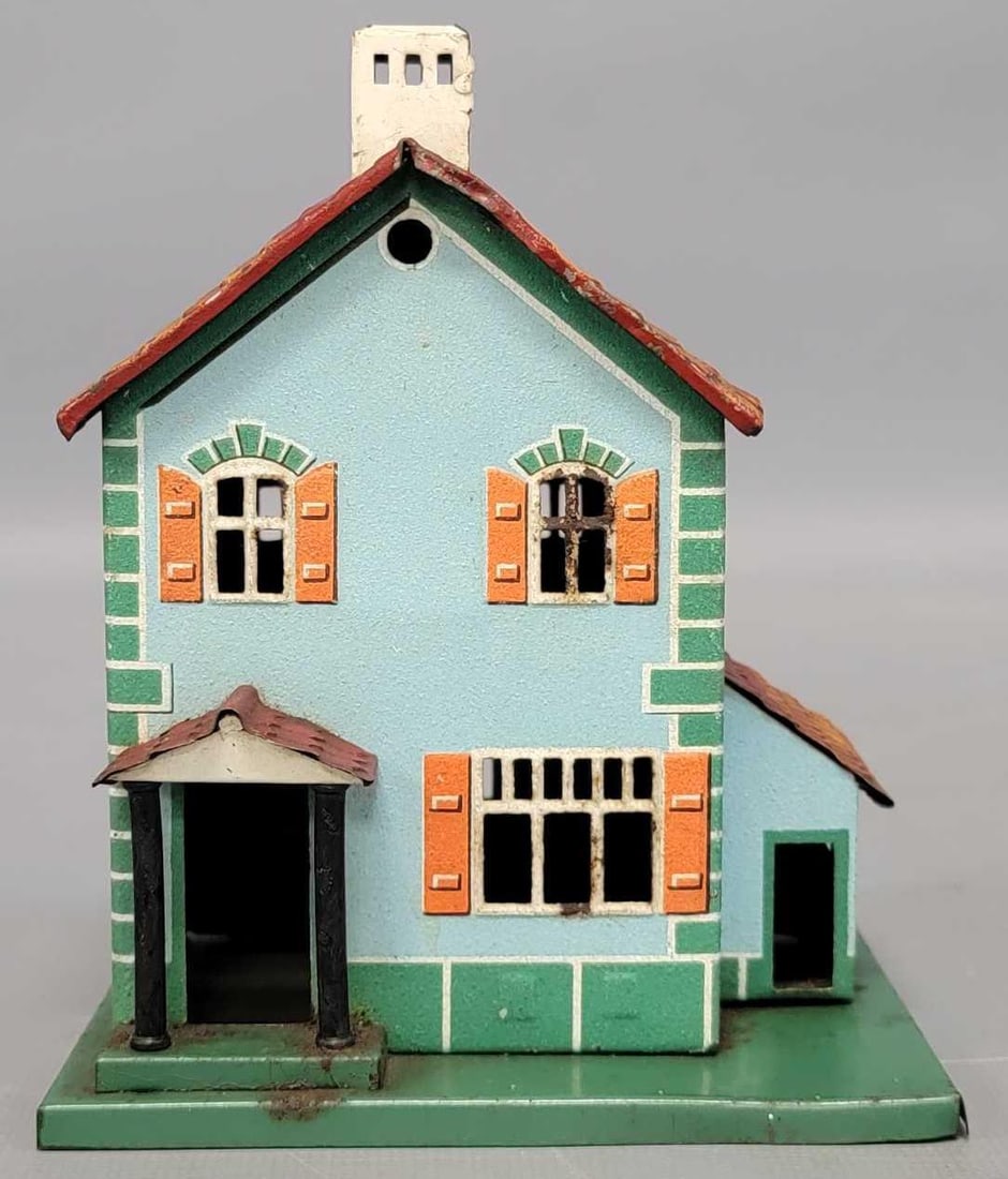 Prewar Bing O gauge tin house (1 of 7)