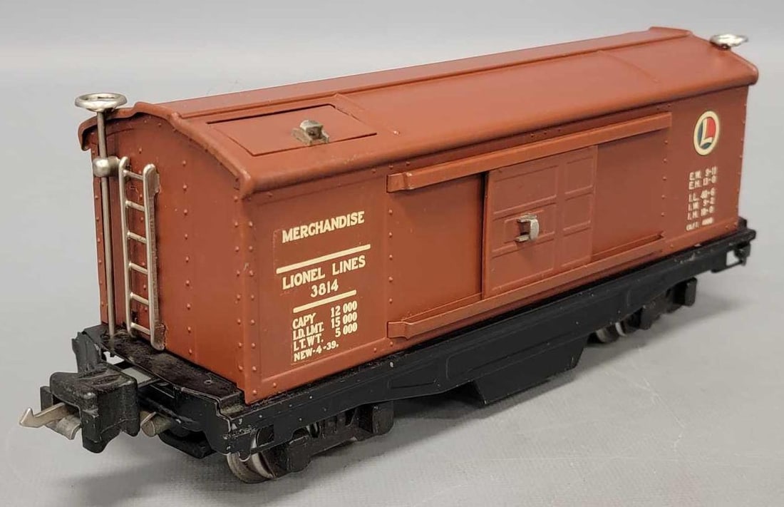 Lionel prewar O gauge 3814 operating merchandise car: Lionel prewar O gauge 3814 operating merchandise car, veru nice and clean example with minor scratches on the frame only, C7+ as seen in the photos.