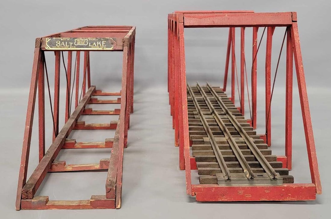 Two American Flyer Prewar wooden trestle bridges (1 of 8)