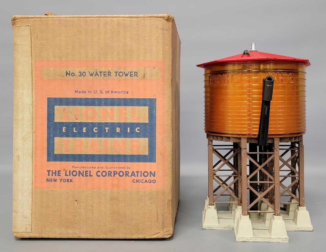Lionel postwar O 38 operating pumping water tower in a wrong original box (1 of 11)