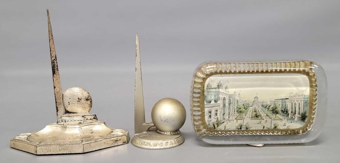 Collection of Three 1939 New York Worlds Fair Paper Weights (1 of 8)