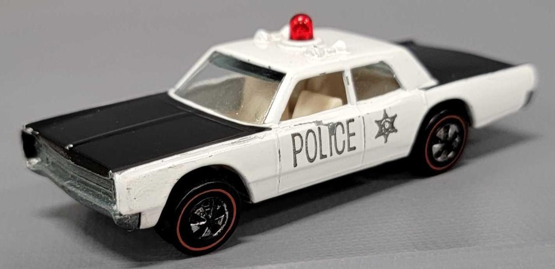 Redline Hot Wheels Police Cruiser (1 of 7)