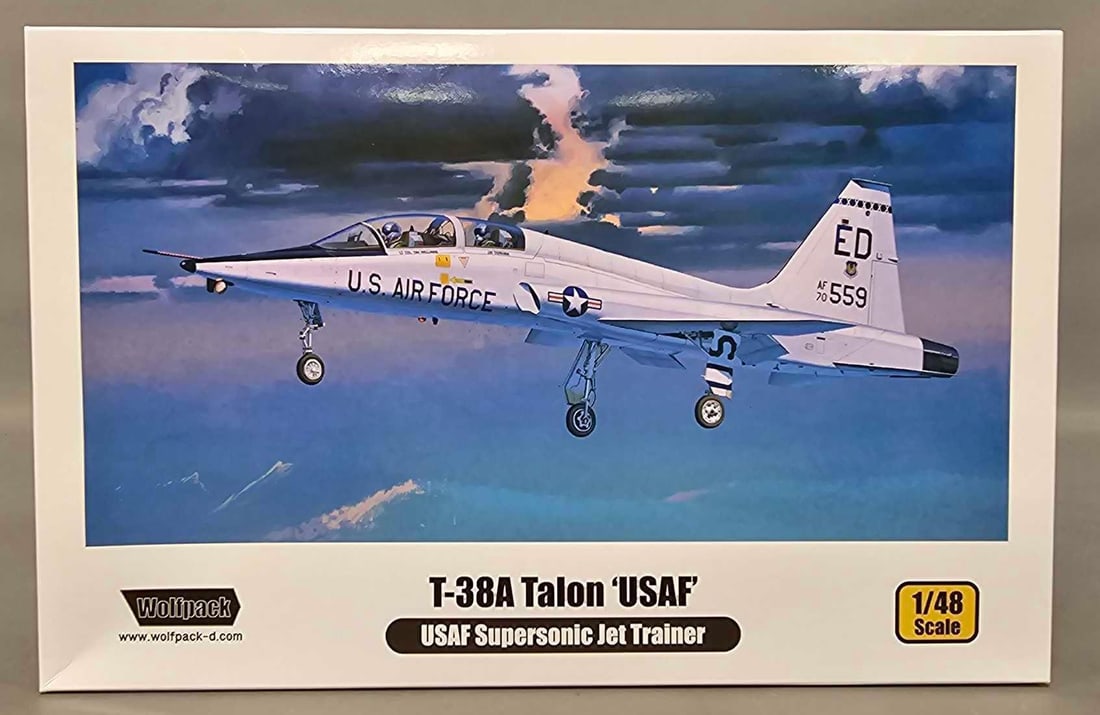 Wolfpack 1:48 T-38 Talon USAF kit 10001 (1 of 7)