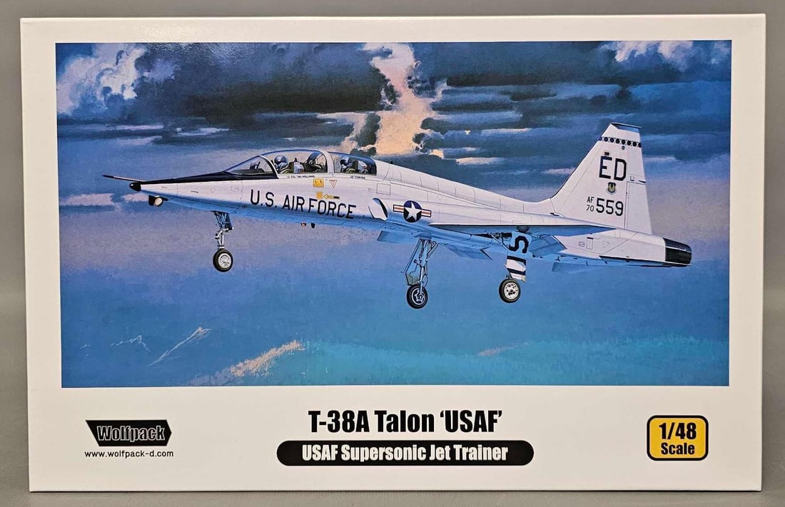 Wolfpack 1:48 T-38A Talon USAF Supersonic Jet Trainer kit 10001 (1 of 7)