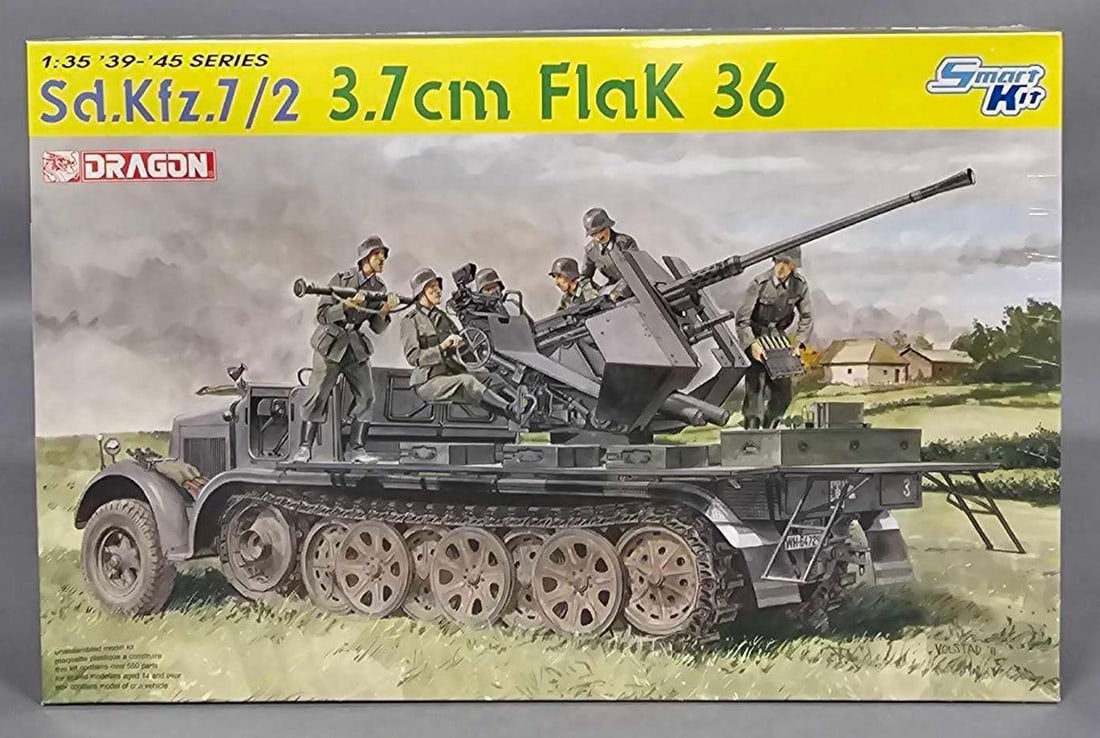 Factory sealed 1:35 Dragon Sd.Kfz.7/2 3.7cm Flak 36 kit 6541: Factory sealed 1:35 Dragon Sd.Kfz.7/2 3.7cm Flak 36 kit stock number 6541 mint as seen in the photos.