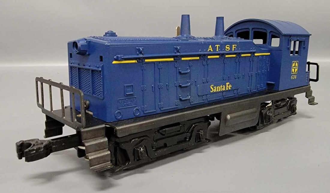 Unrun Lionel postwar O 634 Santa Fe NW-2 diesel switcher (1 of 7)