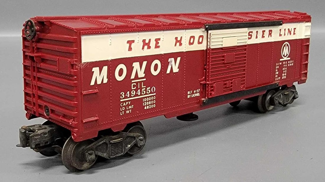 Lionel postwar O 3494-550 Monon operating box car (1 of 7)