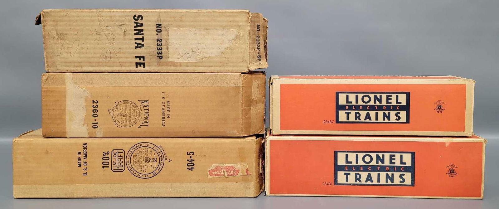 Five Lionel postwar O original boxes for locomotives (1 of 8)