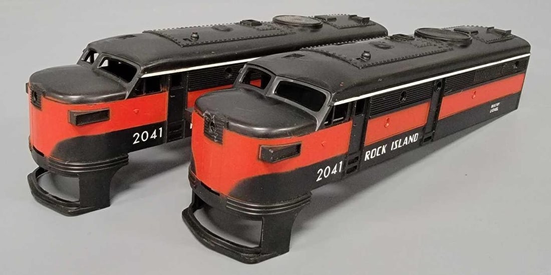 Lionel postwar O 2041 Rock Island Alco diesel locomotive shells ONLY: Lionel postwar O 2041 Rock Island Alco diesel locomotive shells only, C8 with no broken pilots as seen in the photos.