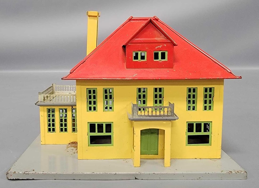 Lionel prewar 191 villa in yellow and red (1 of 9)