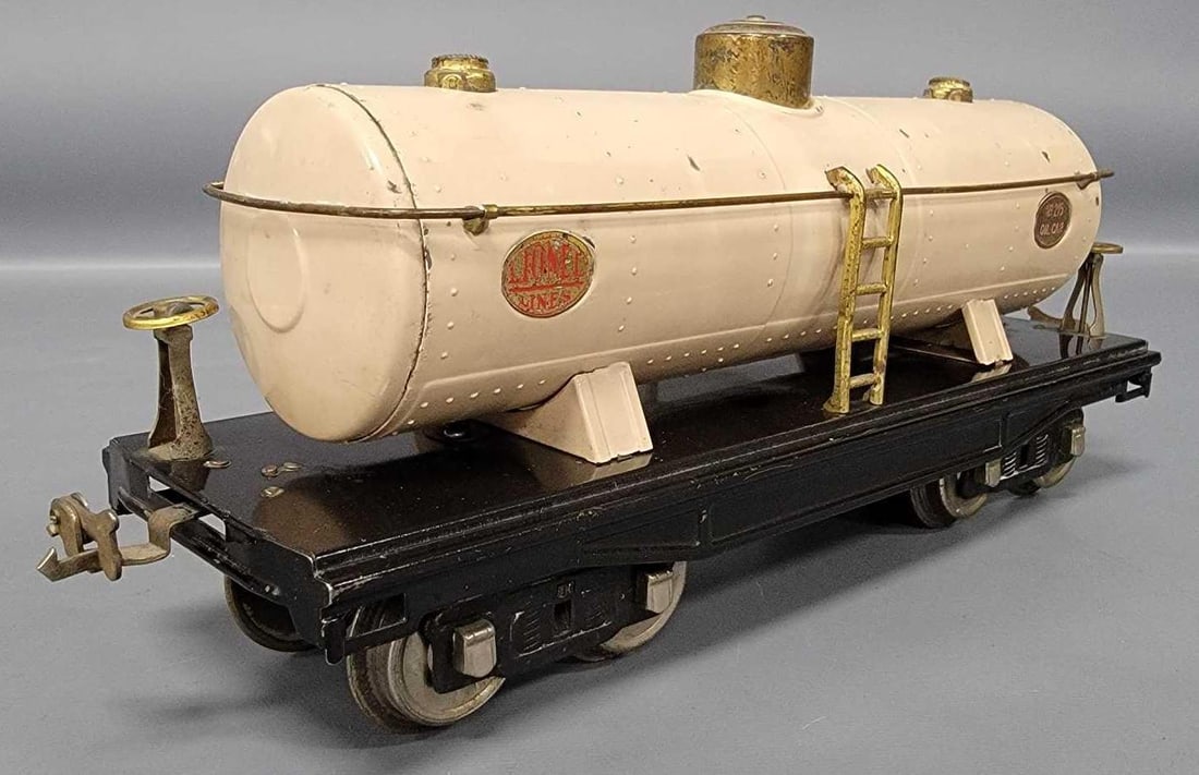 Lionel postwar O 215 tank car: Lionel postwar O 215 tank car, C6 as seen in the photos.
