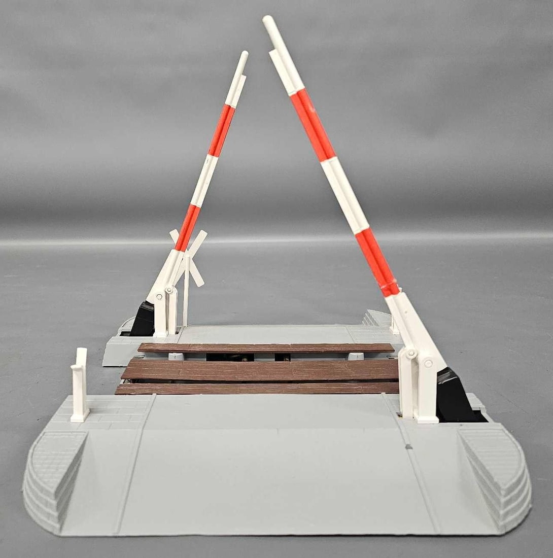 LGB G gauge 5065 crossing gates (1 of 6)