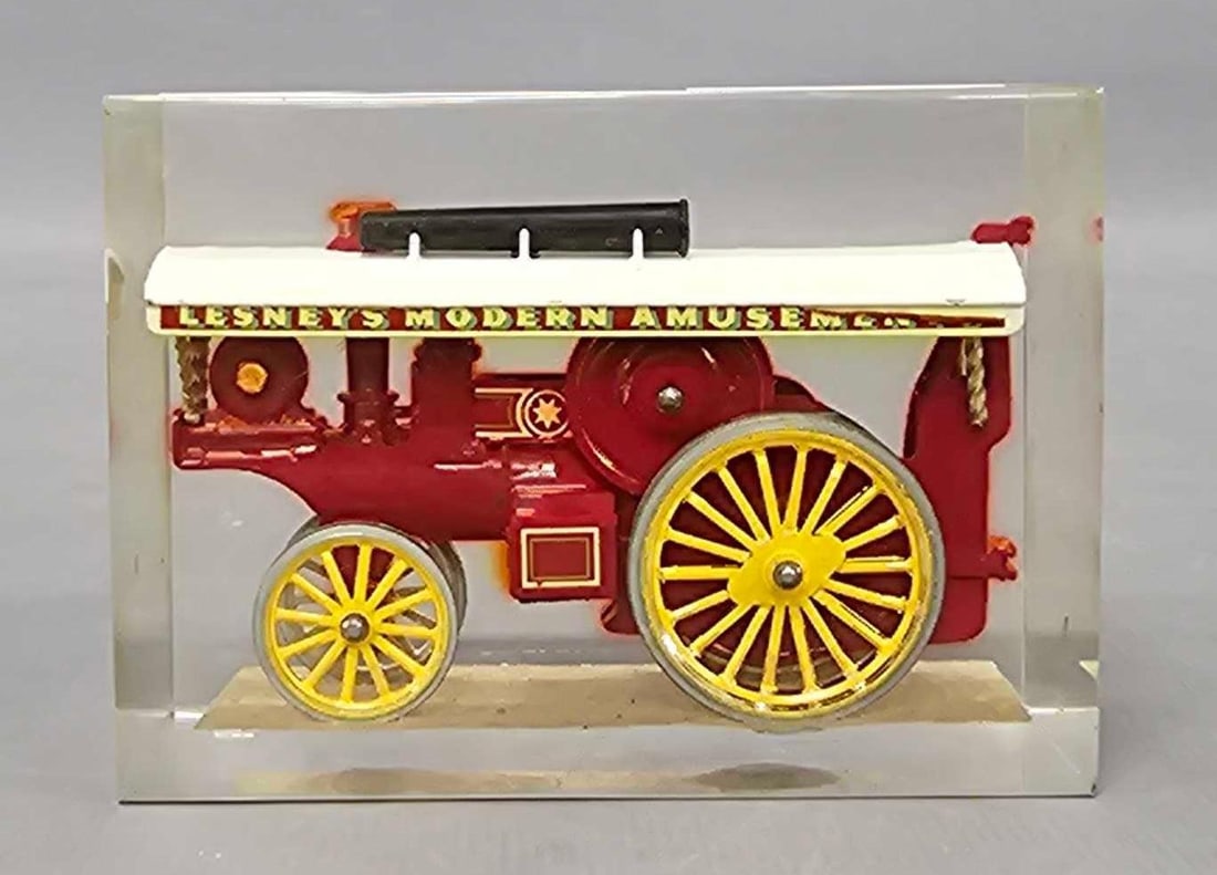 Rare Matchbox Transpalette Lesney's Modern Amusements Paper Weight: Rare Matchbox Transpalette Lesney's Modern Amusements Paper Weight in excellent condition as seen in the photos.