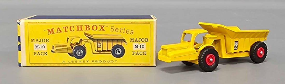 Lesney Matchbox series Major Pack M-10 in original box: Lesney Matchbox series Major Pack M-10 Whitlock Dinkum-Dumper near mint to mint condition in a very good original box as seen in the photos.