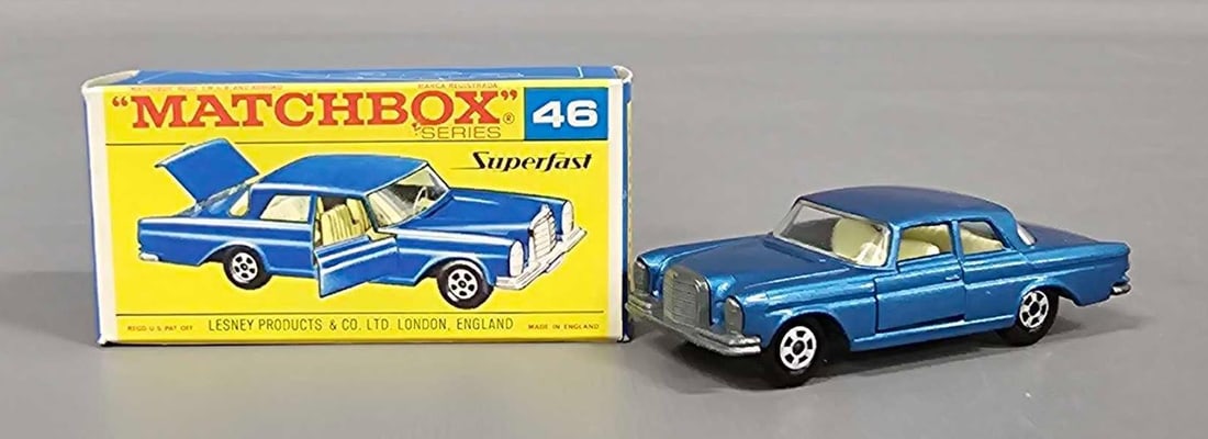 Matchbox transitional Superfast 46 Mercedes 300 SE Coupe in a F1 box (1 of 12)