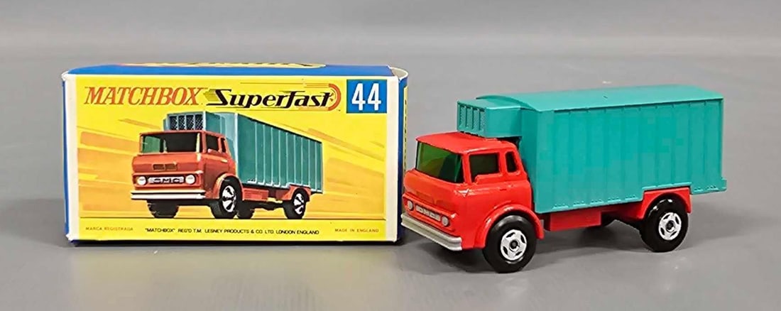 Matchbox transitional Superfast 44 Red Chassis RefrigeratorTruck in F1 box: Matchbox transitional Superfast series 44 Red Chassis RefrigeratorTruck in near mint to mint condition in an excellent to near mint F1 box as seen in the photos.