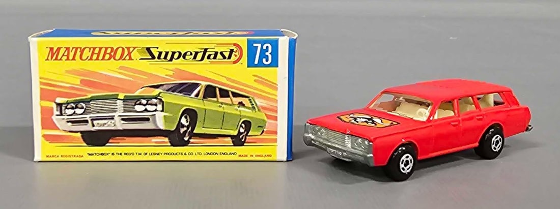 Matchbox Superfast 73 Red Mercury Commuter in F1 box: Matchbox Superfast 73 Red Mercury Commuter in ner mint to mint condition in an excellent to near mint F1 box as seen in the photos.