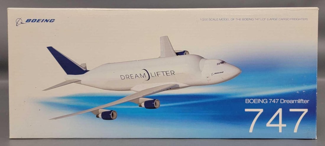 Hogan Wings 1/200 Boeing 747 in original box: Hogan Wings 1/200 scale Boeing 747 Dreamlifter in excellent condition in original open box with all parts accounted for as seen in the photos.