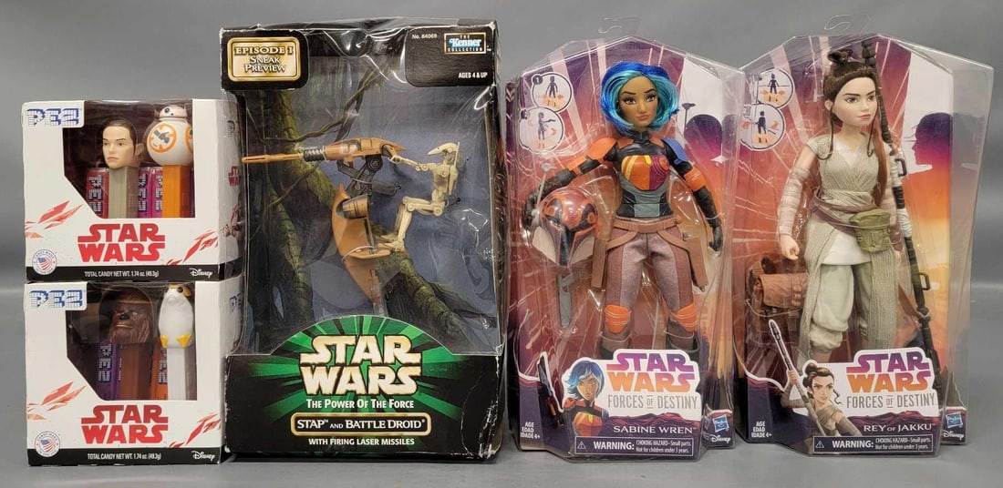 Five factory sealed Star Wars figures and Pez dispensers in original blister packs and boxes (1 of 5)