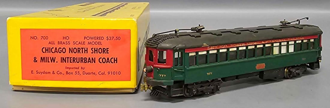 Custom painted Suydam HO scale brass Chicago North Shore and Milwaukee interurban coach (1 of 10)