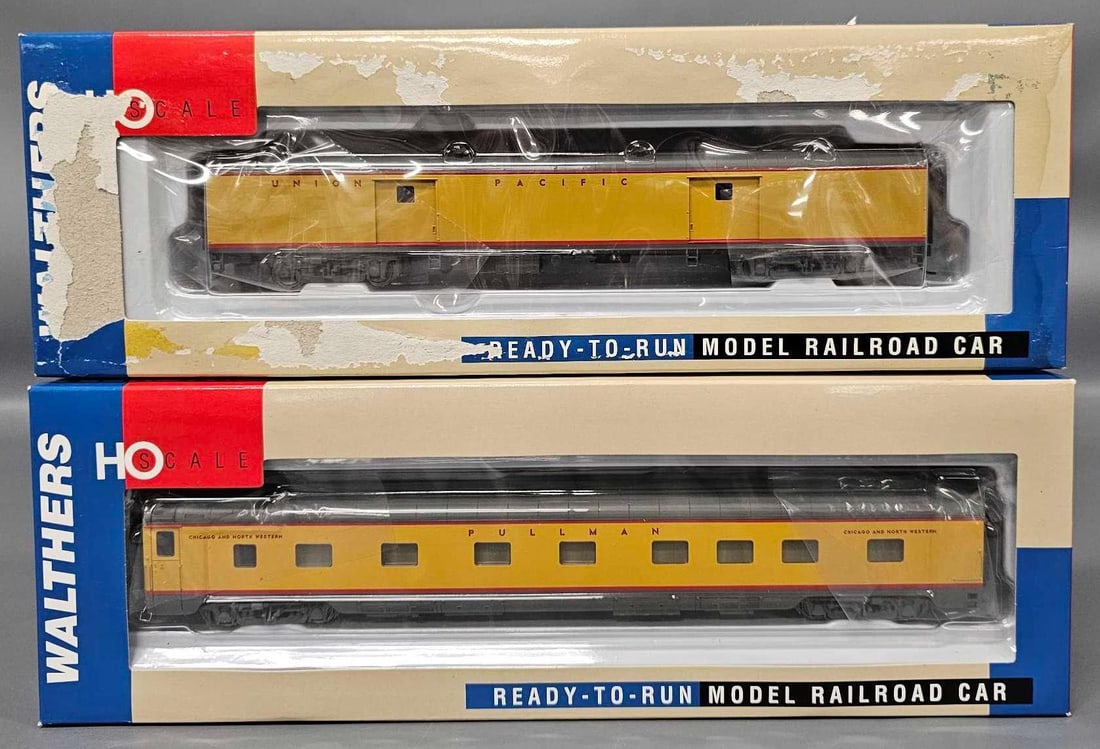 Two Walthers Pullman-Standard Sleeper and Baggage cars in OB (1 of 4)