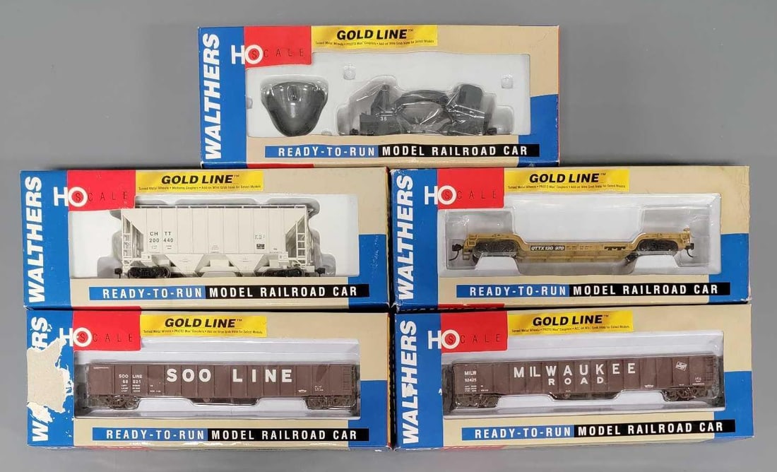 Five mixed Walthers Gold Line freight cars in original boxes (1 of 4)