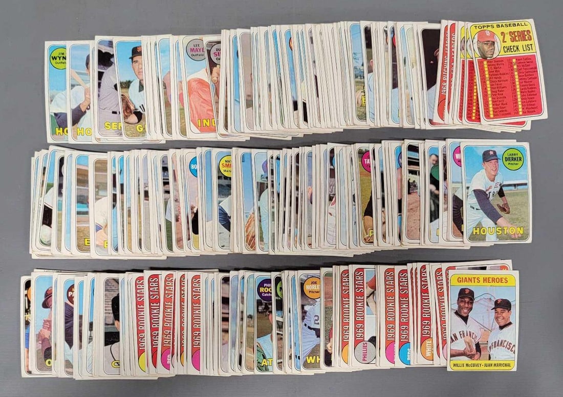 300+ 1969 Topps baseball semi stars and commons (1 of 3)