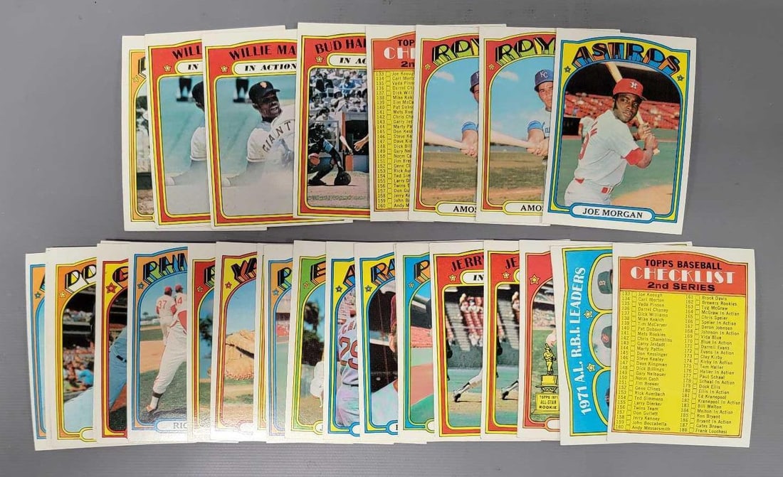 Twenty-nine 1972 Topps baseball stars and commons+B54 (1 of 4)