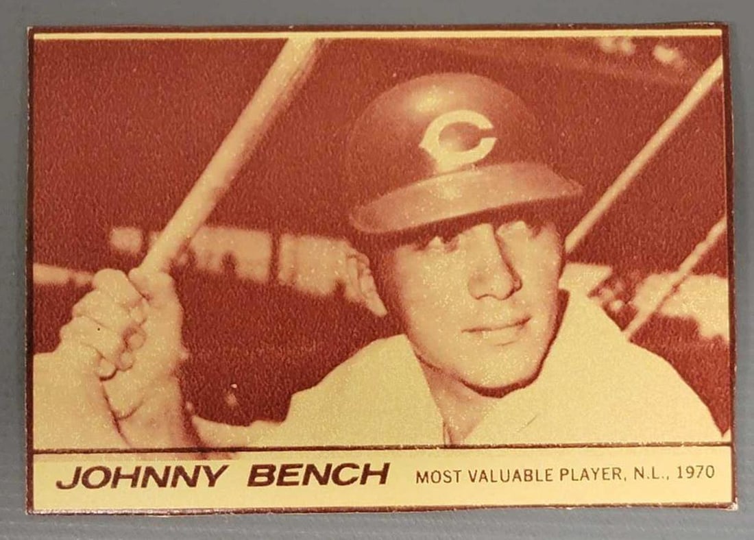 Original 1971 Milk Duds Johnny Bench HOF: Fantastic original 1971 Milk Duds Johnny Bench HOF, a great looking card with a tight black border and a very faint crease that does not show on the back. Ready to go to PSA as seen in the photos.