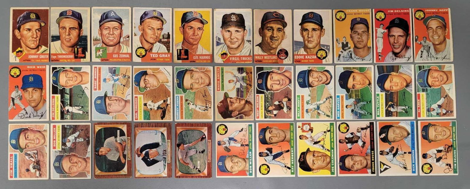 33 baseball cards from 1953-56 (1 of 3)