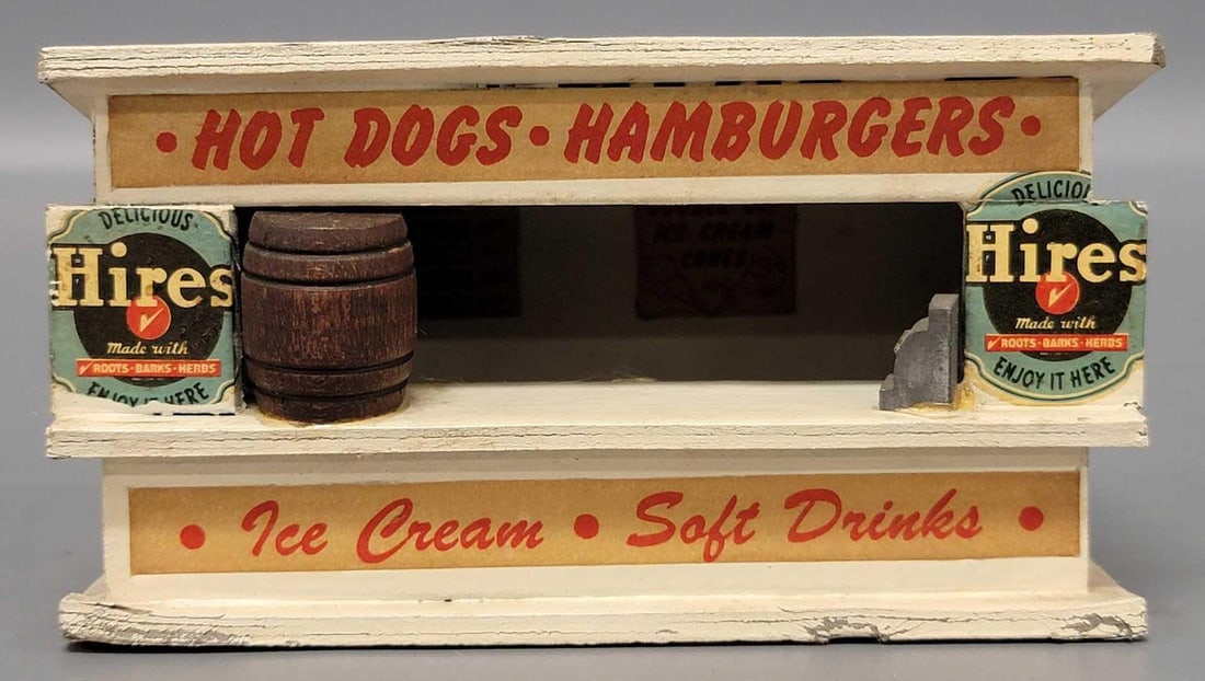 Authenticast Minicraft look alike Hires Hot Dog and Hamburger stand: Authenticast Minicraft look alike Hires Hot Dog and Hamburger stand, the exact same size as the whistle stop buildings but made by Authenticast, C6 as seen in the photos.