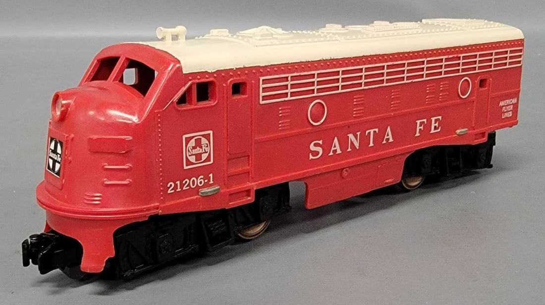 American Flyer S gauge 21206-1 Santa Fe F9 dummy diesel locomotive: American Flyer S gauge 21206-1 Santa Fe F9 dummy diesel locomotive that shows to have had the top painted white and has a broken tab on the truck frame on the left rear side otherwise unit shows light