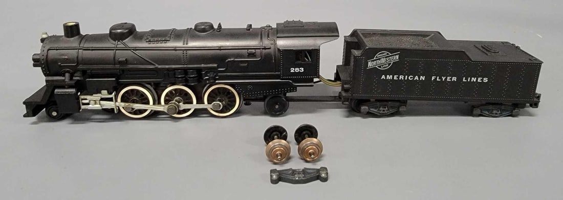 American Flyer S gauge 283 Chicago & Northwestern 4-6-2 steam locomotive: American Flyer S gauge 283 Chicago and Northwestern 4-6-2 steam locomotive, shows light run time but has a cracked wheel on the trailing truck and the rear truck on the tender has fallen apart but the