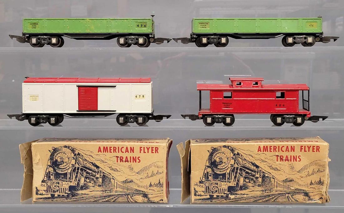 Four American Flyer O gauge freight cars with two original boxes (1 of 8)