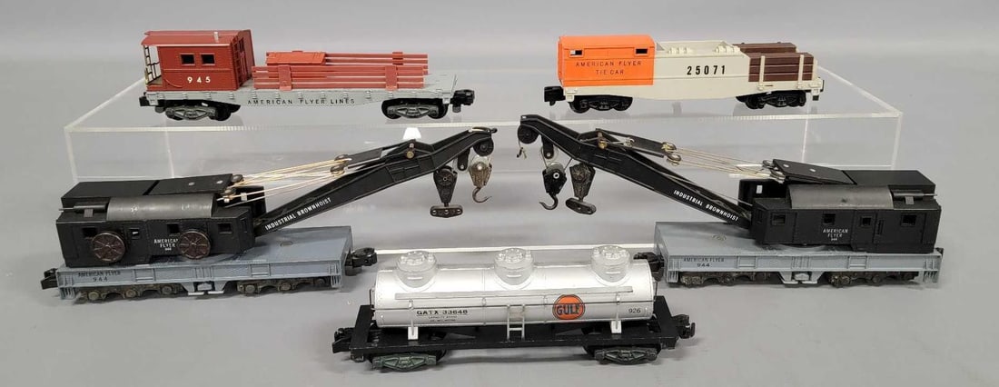 Five American Flyer S gauge track crew cars (1 of 8)