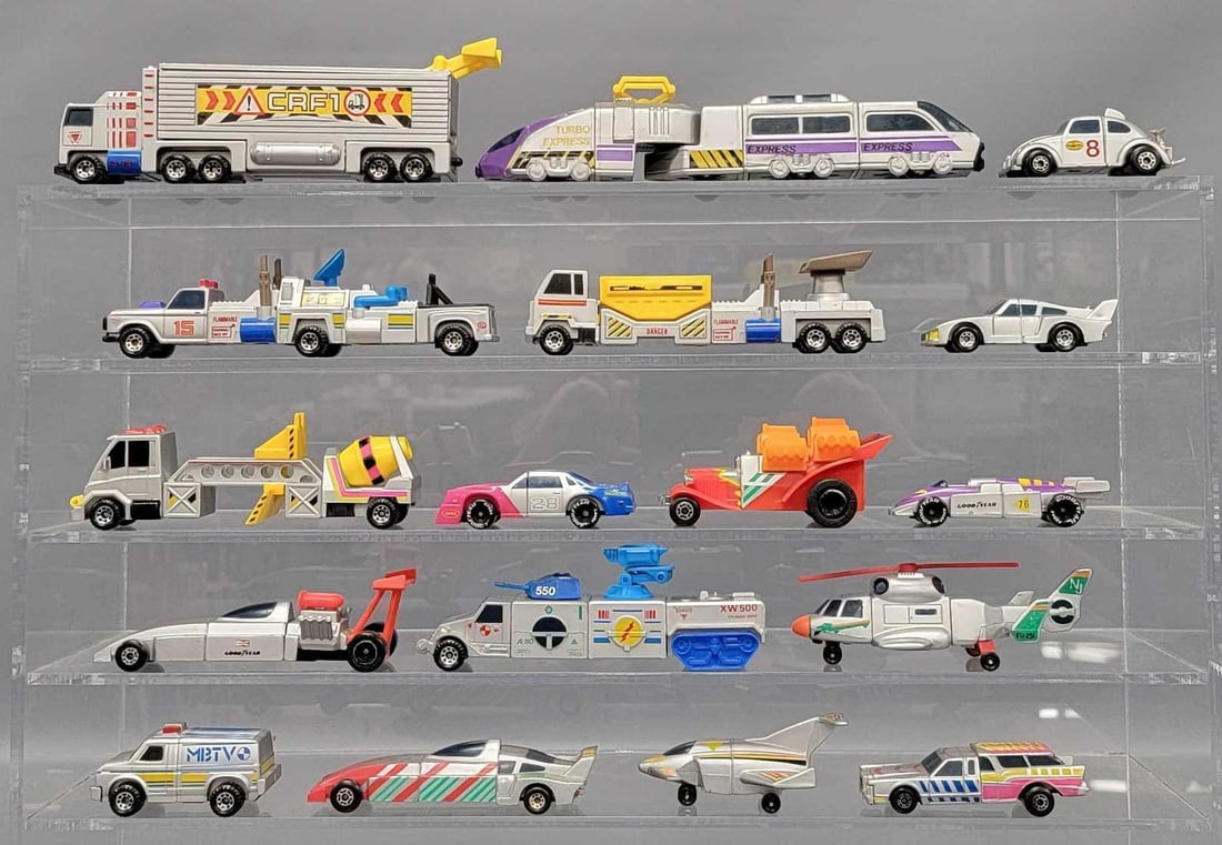 Group of Matchbox Connectables: Group of eighteen Matchbox Connectables in very good condition as seen in the photos.