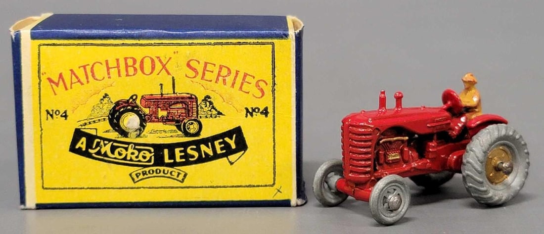 Matchbox Moko Lesney 4 Tractor in script original box (1 of 11)
