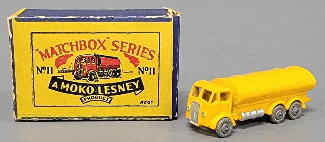 Matchbox 11 Moko Lesney 11 ERF Tanker in original box (1 of 11)