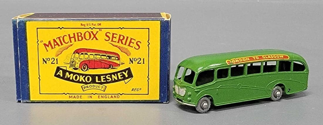 Matchbox Moko Lesney 21 Green Coach in original box (1 of 11)