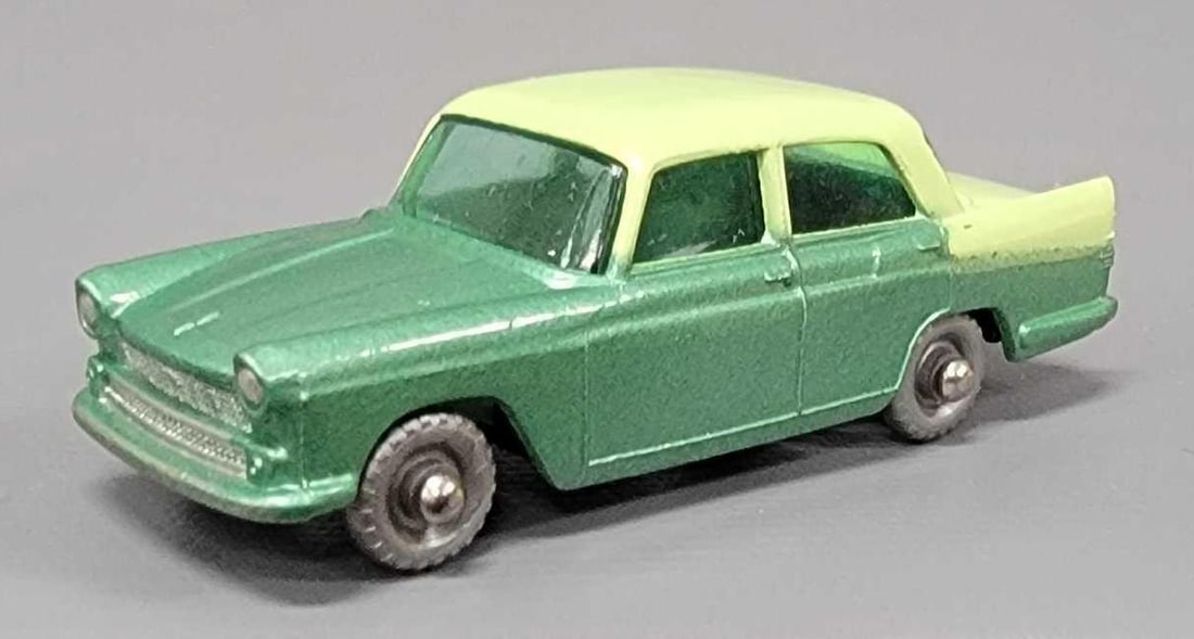 Matchbox 29 Austin A55 Cambridge (1 of 7)