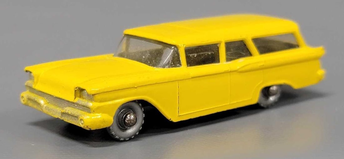 Matchbox 31 American Ford Station Wagon (1 of 7)