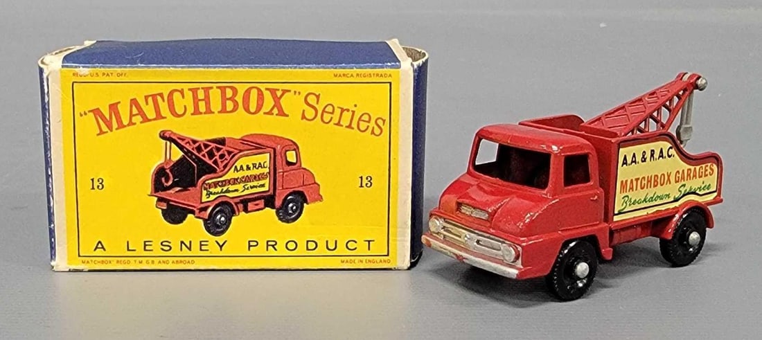 Matchbox 13 Thames Trader Wreck Truck in original box: Matchbox 13 Thames Trader Wreck Truck with black plastic wheels in near mint condition in a very good D1 Serif original box as seen in the photos.