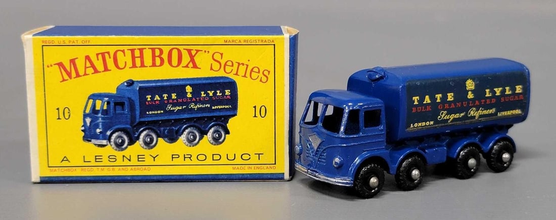 Beautiful Matchbox 10 Sugar Container in original box (1 of 11)